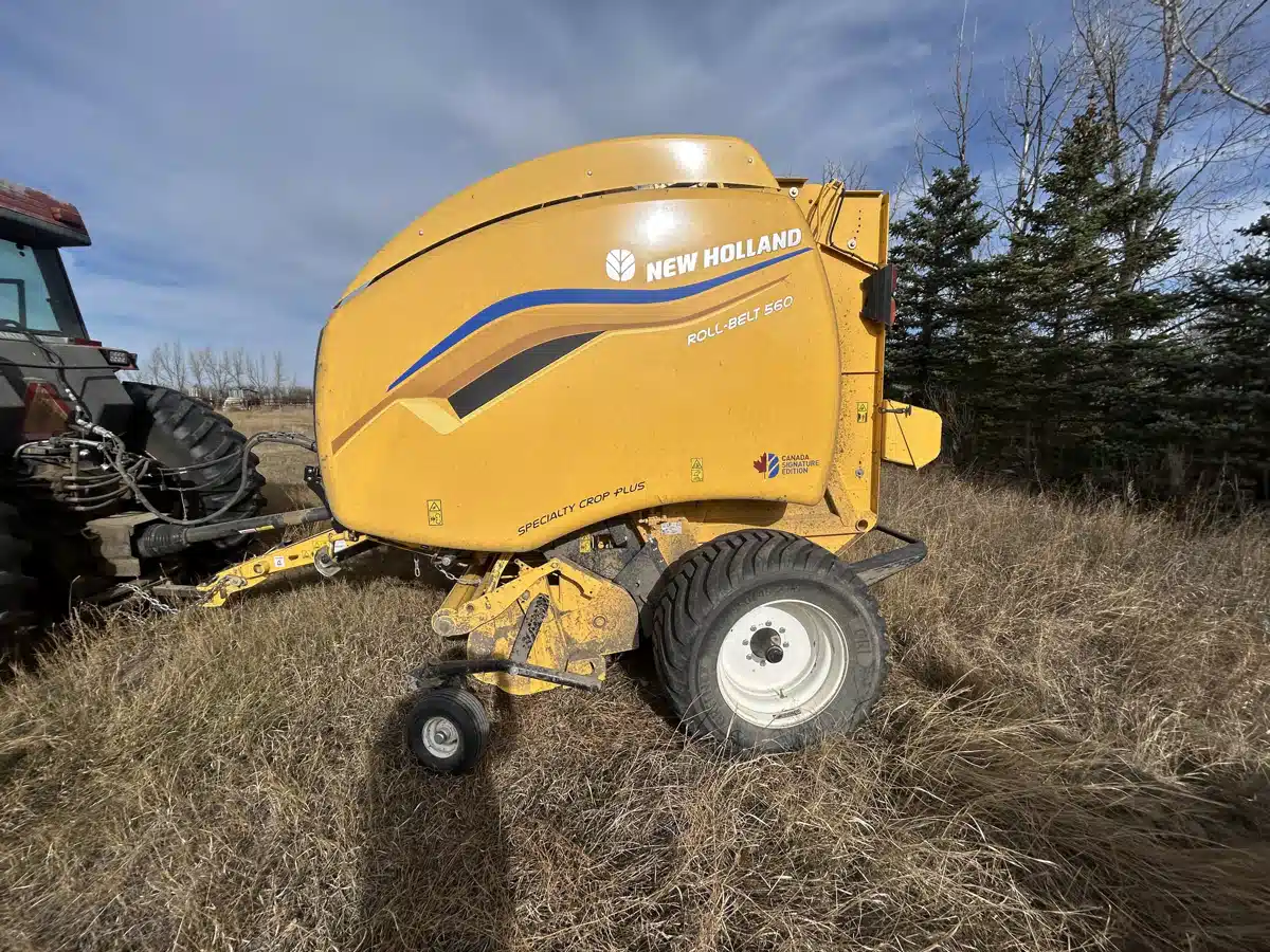 Gallery image 2 for Used 2024 New Holland ROLL-BELT 560 Round Baler