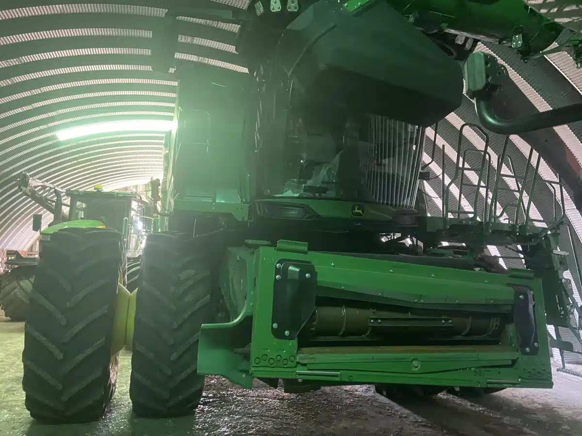 Gallery image 2 for Used 2023 John Deere X9 1100 Combine
