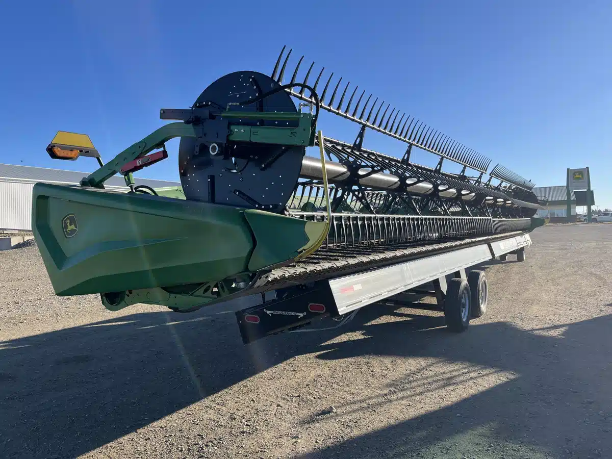 Gallery image 1 for Used 2024 John Deere HD50R Header - Draper