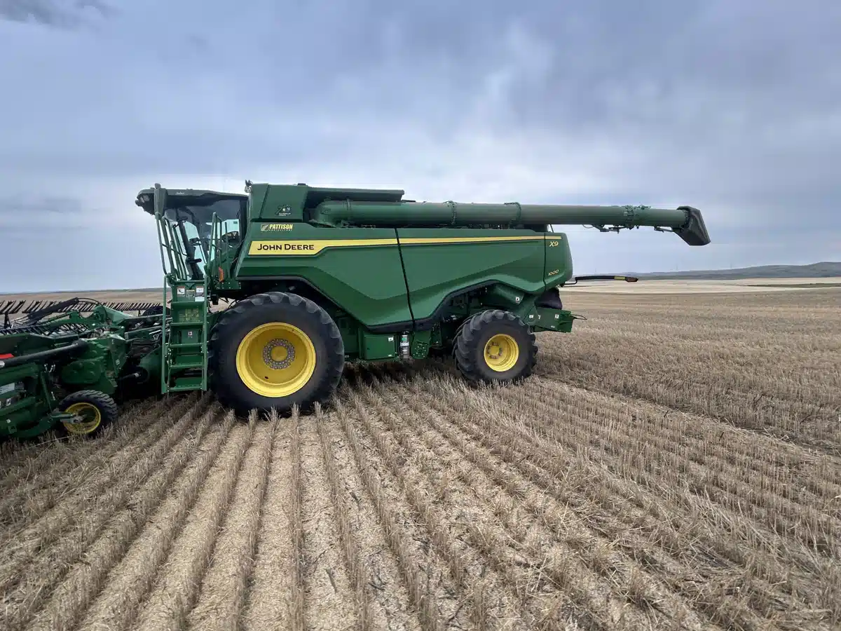 Gallery image 2 for Used 2022 John Deere X9 1000 Combine