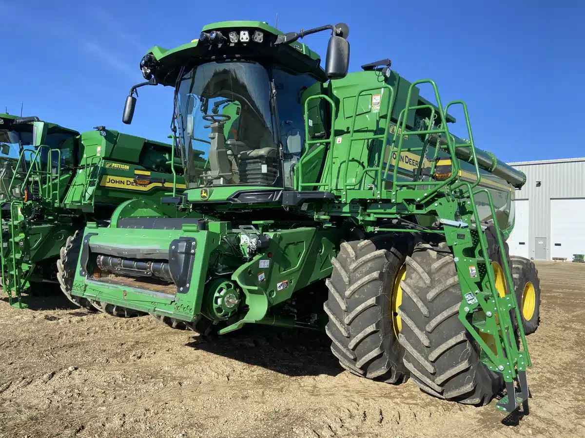 Gallery image 1 for Used 2024 John Deere X9 1100 Combine