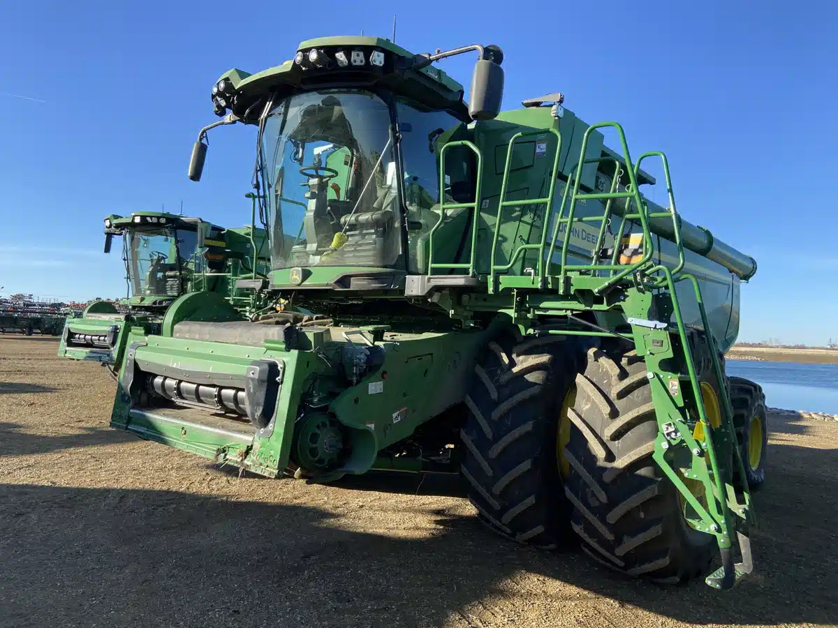 Gallery image 1 for 2024 John Deere X9 1100 Combine