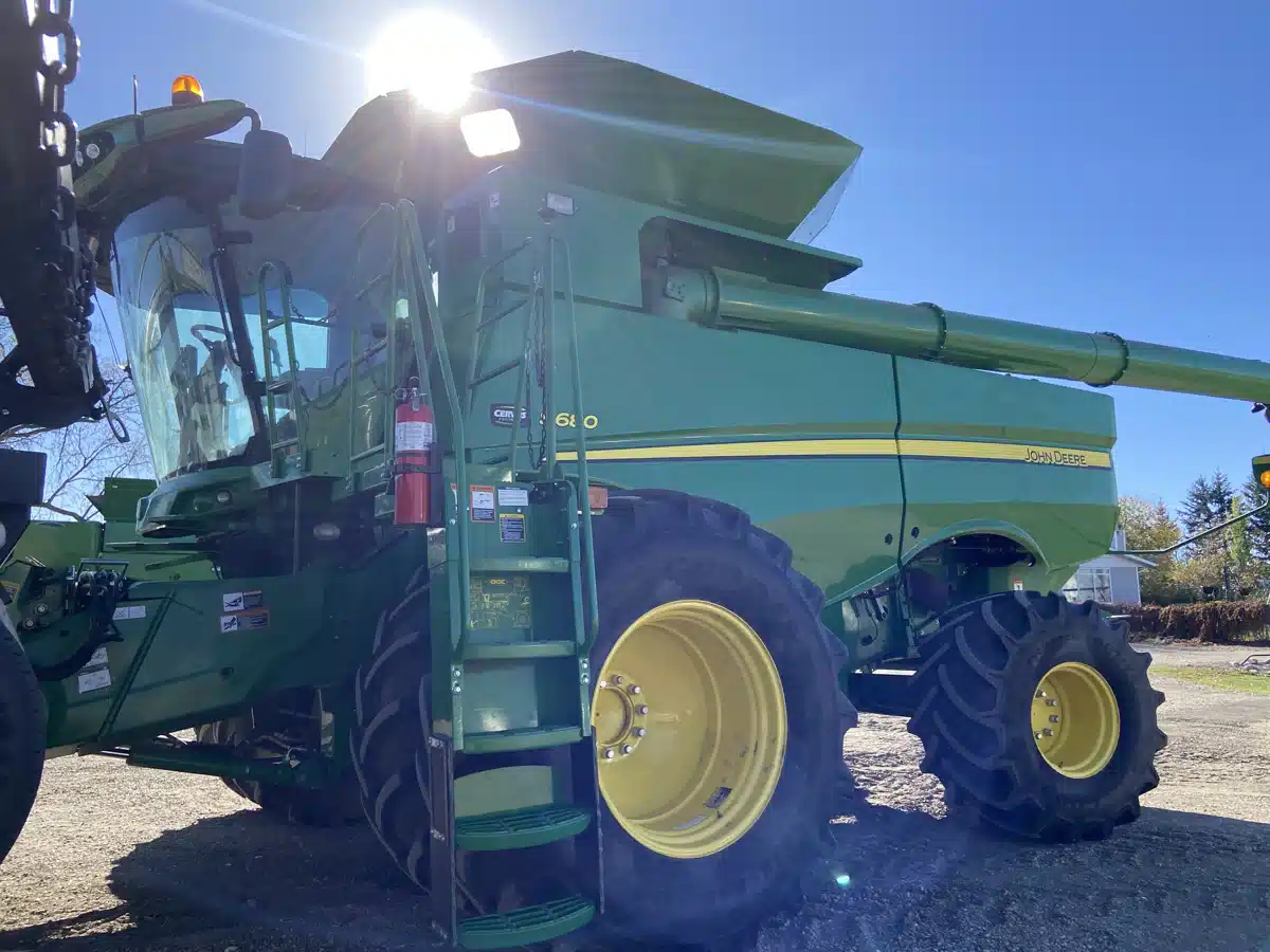 Used 2015 John Deere S680 Combine