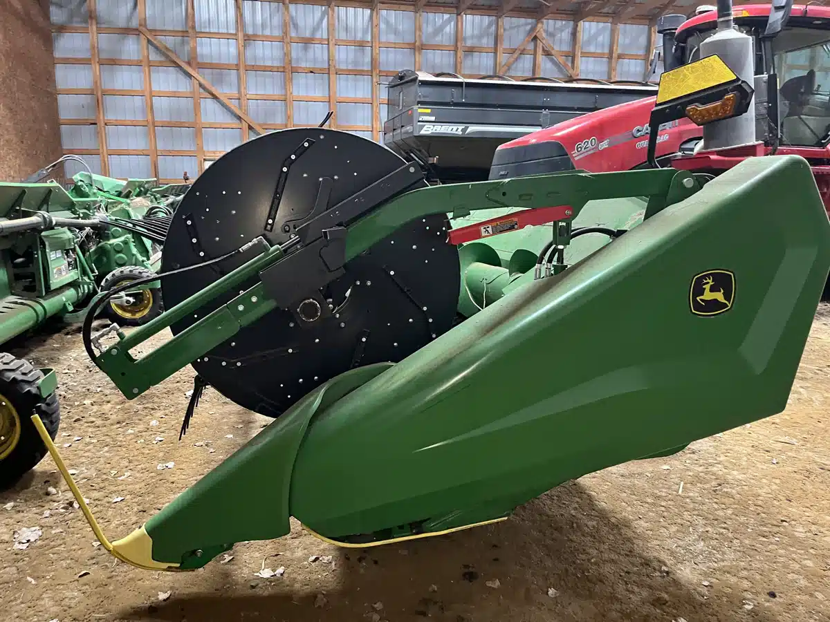 Gallery image 1 for Used 2023 John Deere HD50R Header - Draper