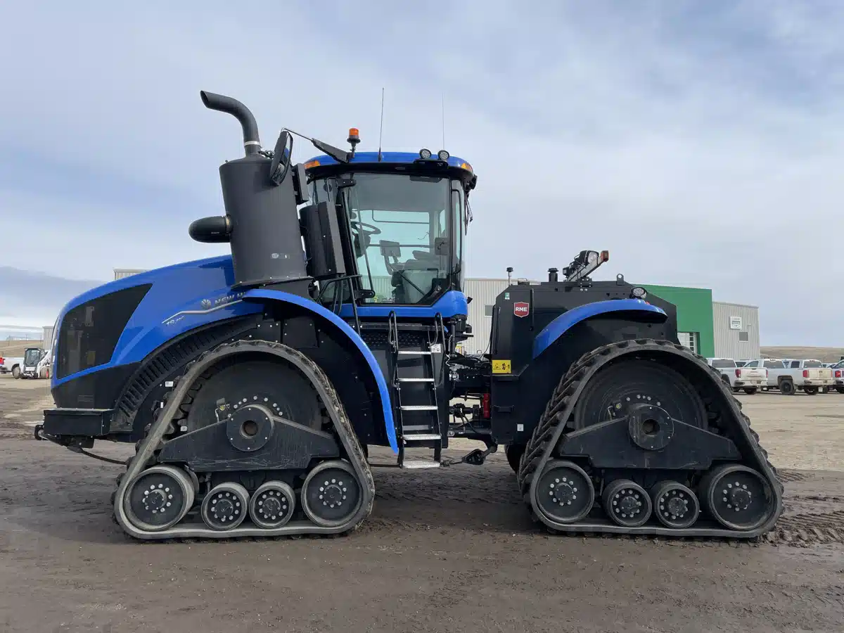 Gallery image 2 for Used 2022 New Holland T9.700 Tractor