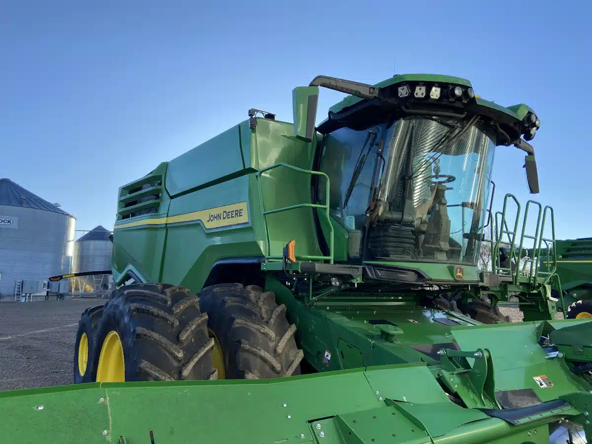 Gallery image 2 for Used 2023 John Deere X9 1000 Combine