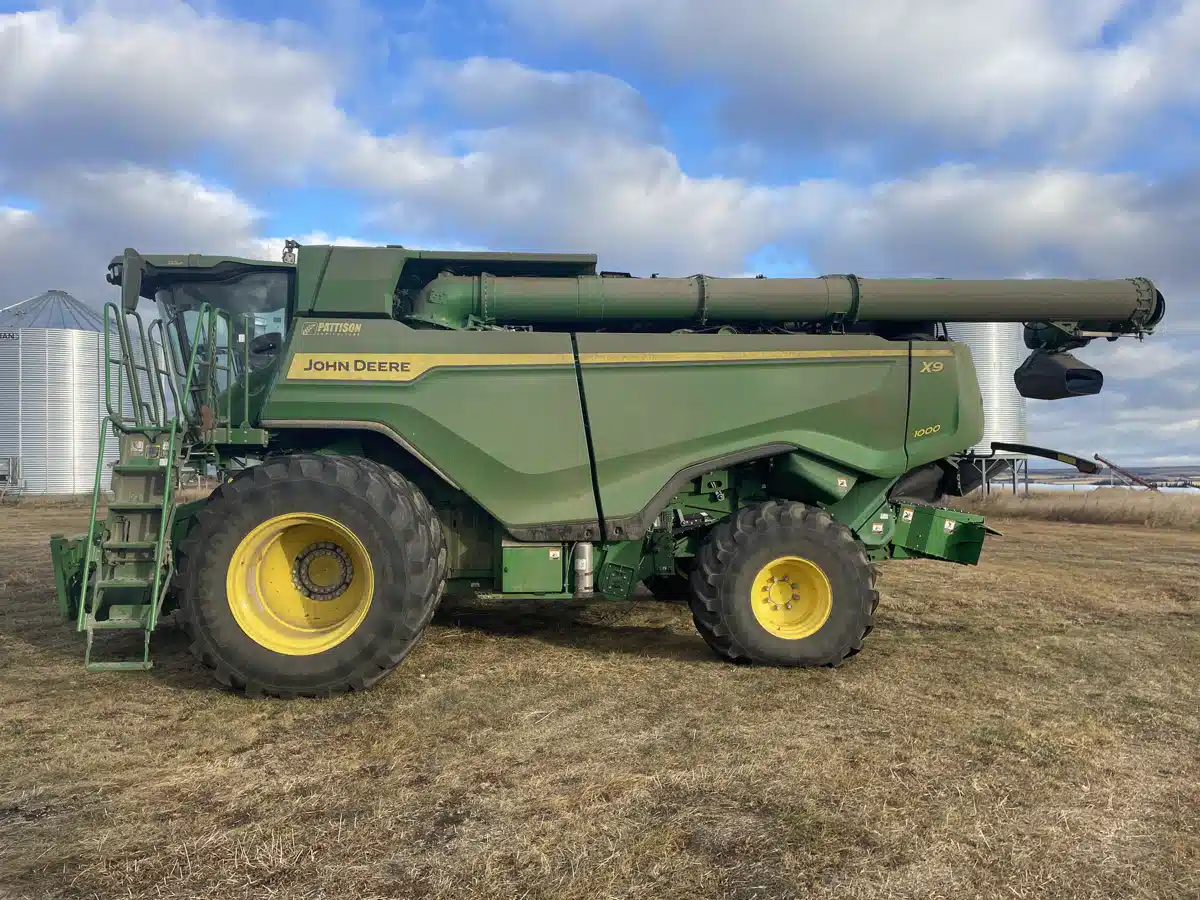 Gallery image 2 for Used 2023 John Deere X9 1000 Combine