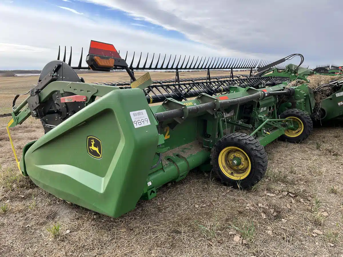 Gallery image 2 for 2022 John Deere HD45F Header - Flex Draper