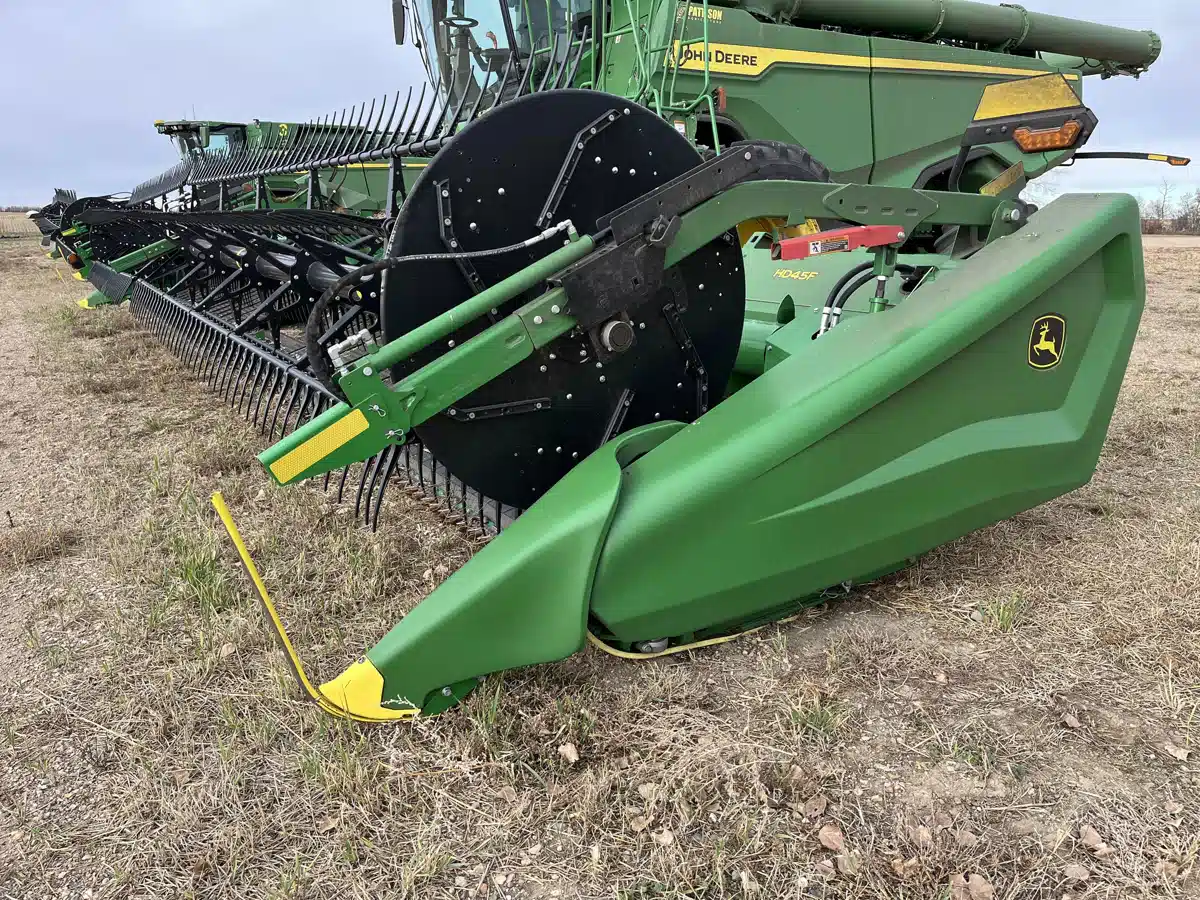 Gallery image 1 for 2022 John Deere HD45F Header - Flex Draper
