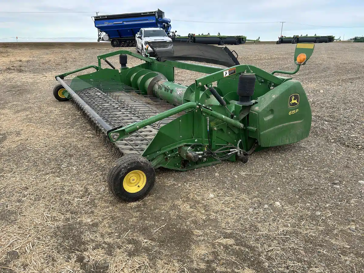 Gallery image 1 for Used 2014 John Deere 615P Header - Draper