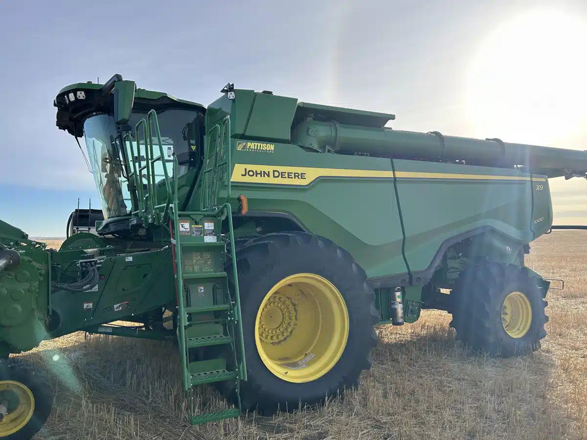 Gallery image 1 for 2023 John Deere X9 1000 Combine