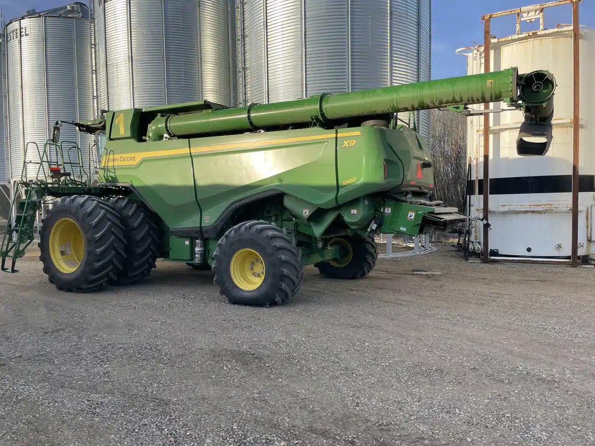 Gallery image 2 for 2024 John Deere X9 1000 Combine