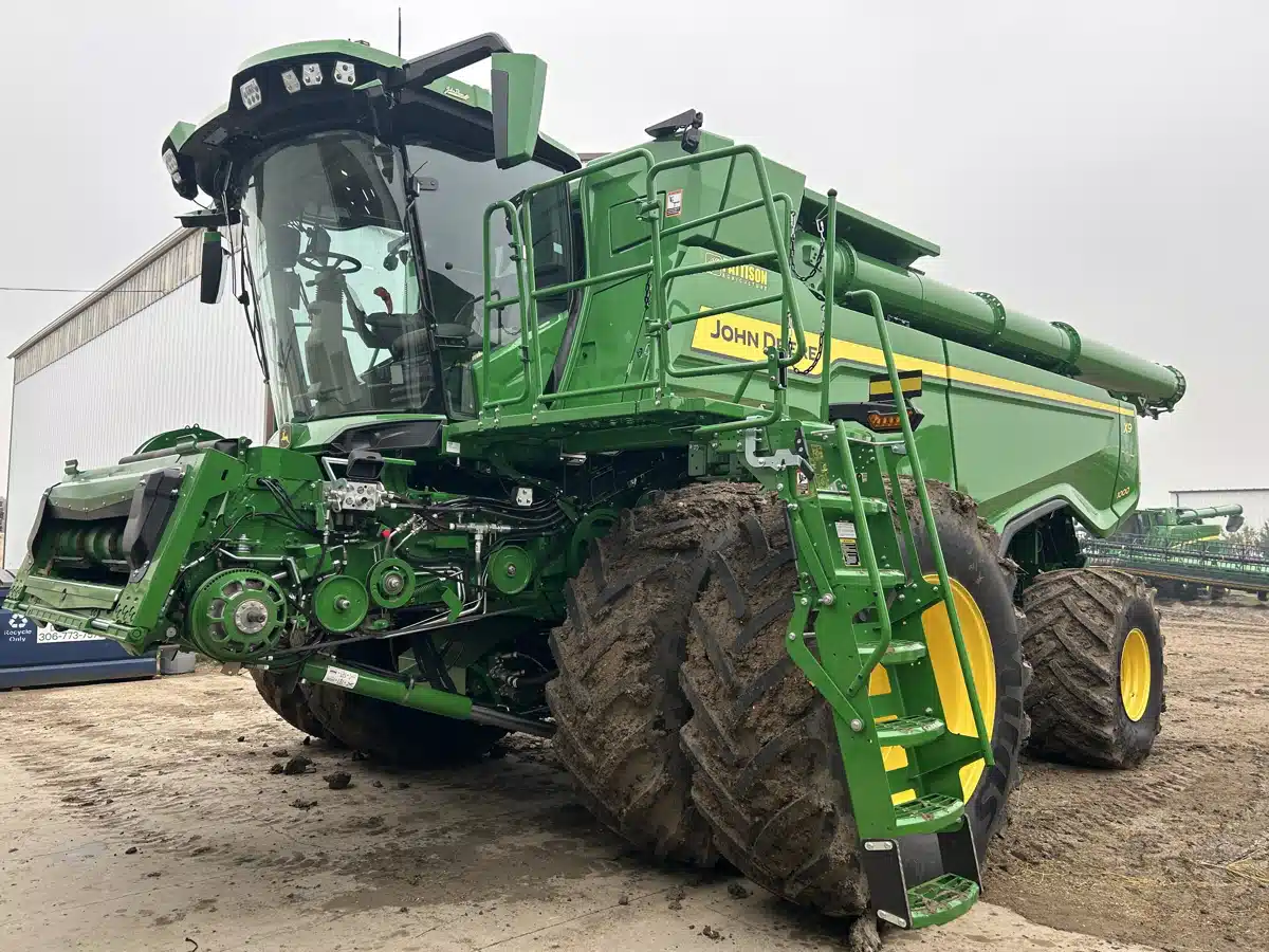 Gallery image 1 for Used 2025 John Deere X9 1000 Combine