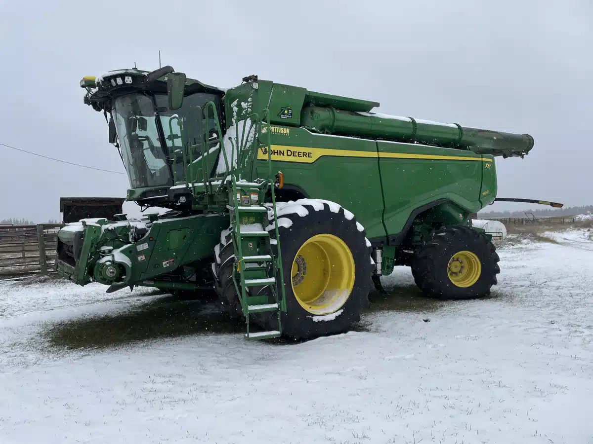 Gallery image 1 for 2022 John Deere X9 1100 Combine