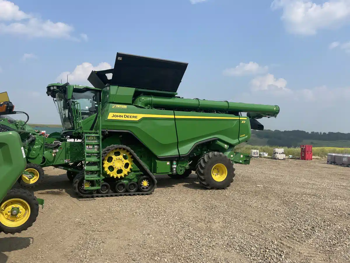 Gallery image 1 for 2025 John Deere X9 1000 Combine