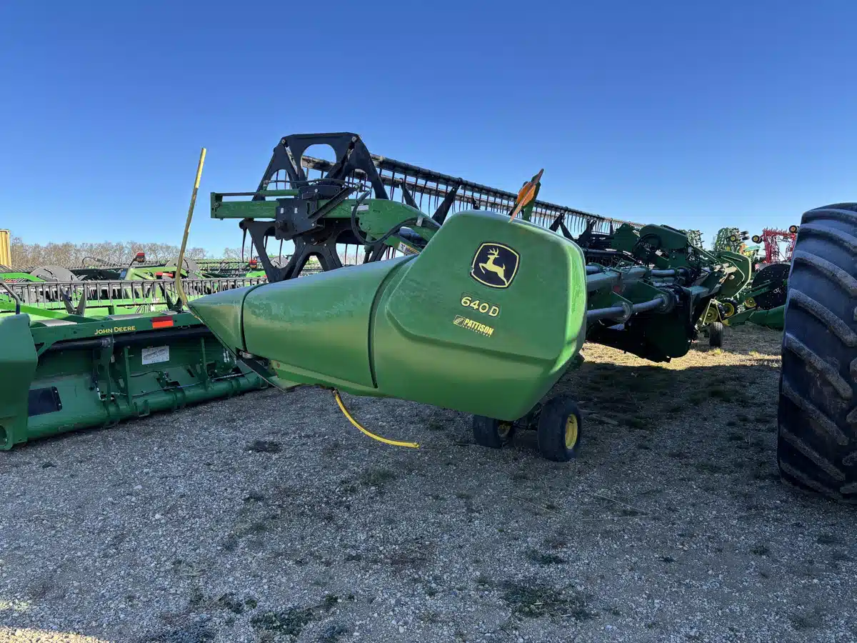 Gallery image 2 for Used 2014 John Deere 640D Harvester