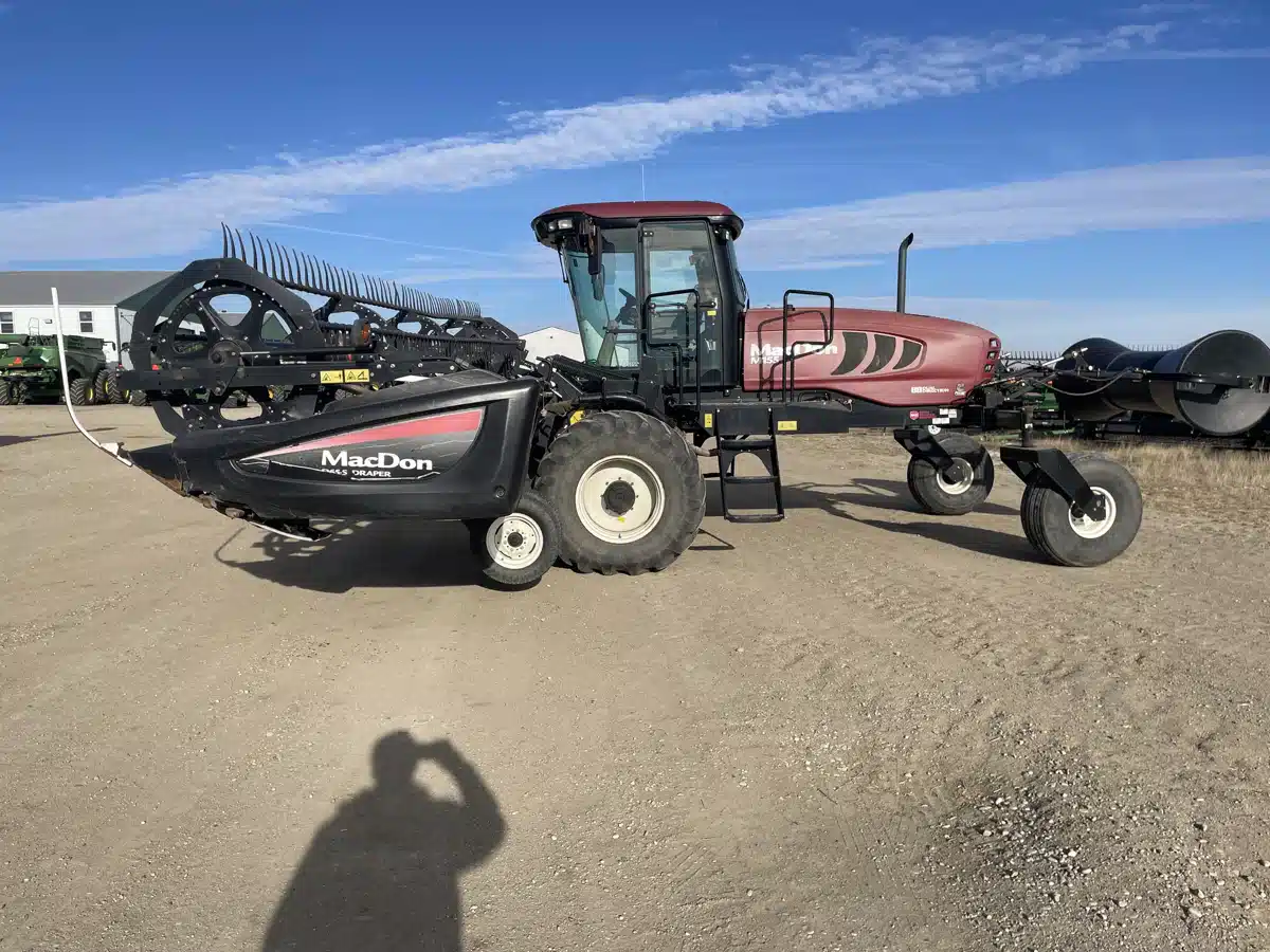 Gallery image 2 for 2014 MacDon M155 Windrower