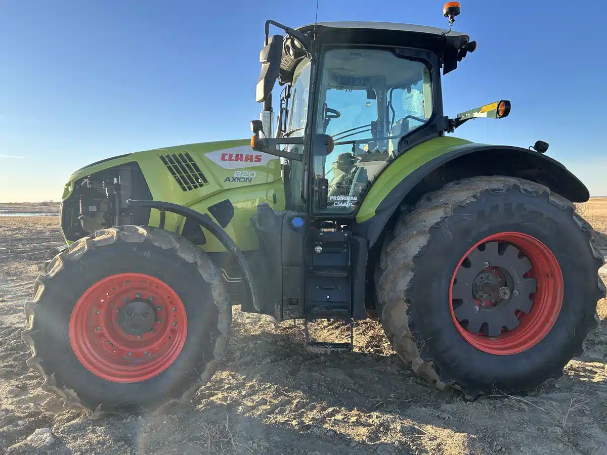 Gallery image 2 for Used 2024 CLAAS AXION 820 Tractor
