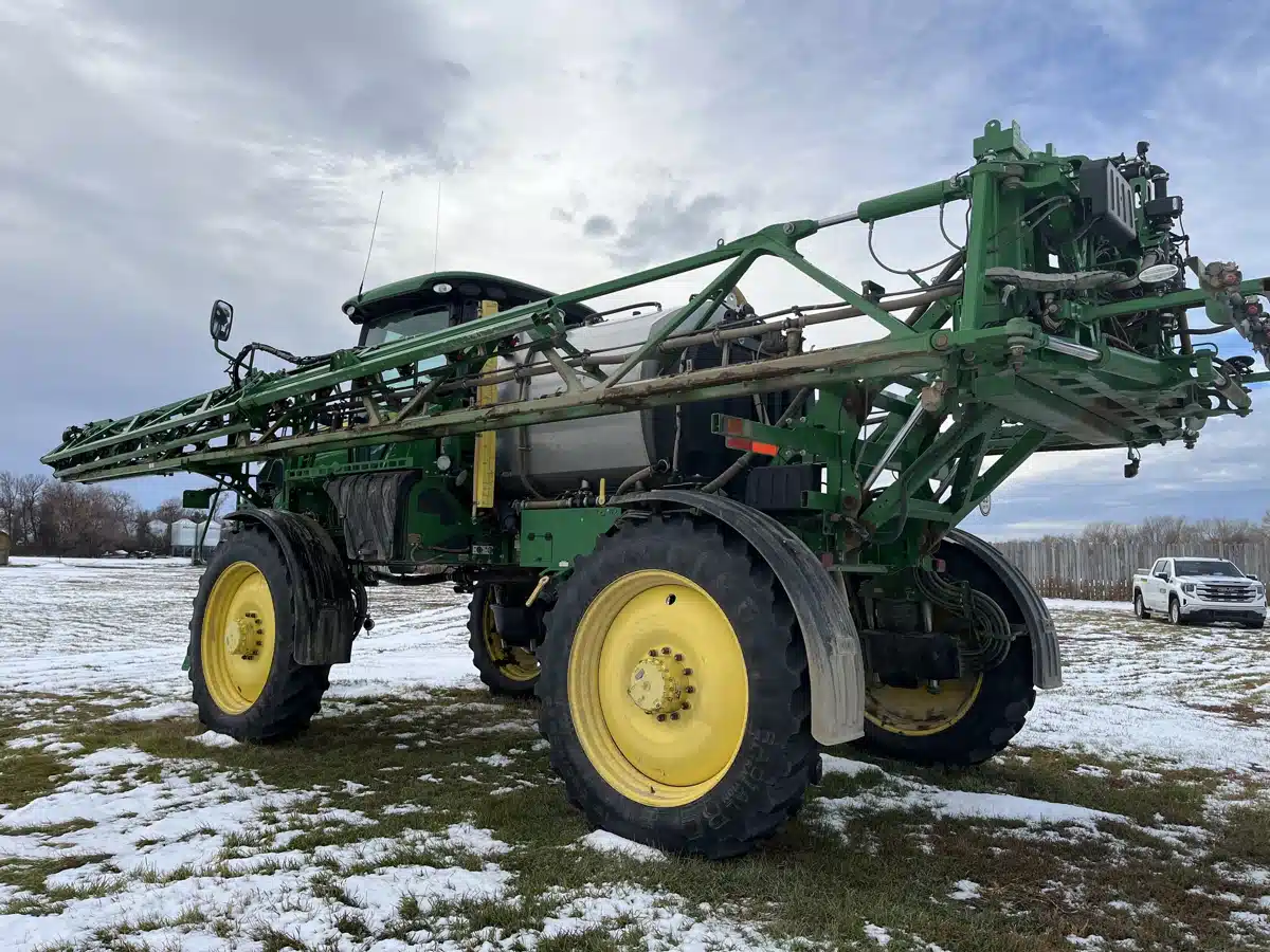 Gallery image 2 for Used 2017 John Deere R4038 Sprayer - Self Propelled