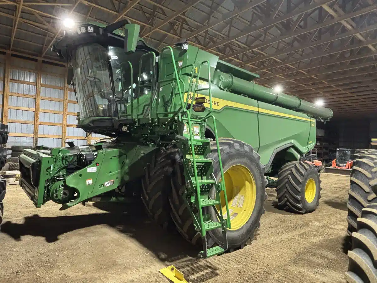 Gallery image 1 for 2024 John Deere X9 1100 Combine