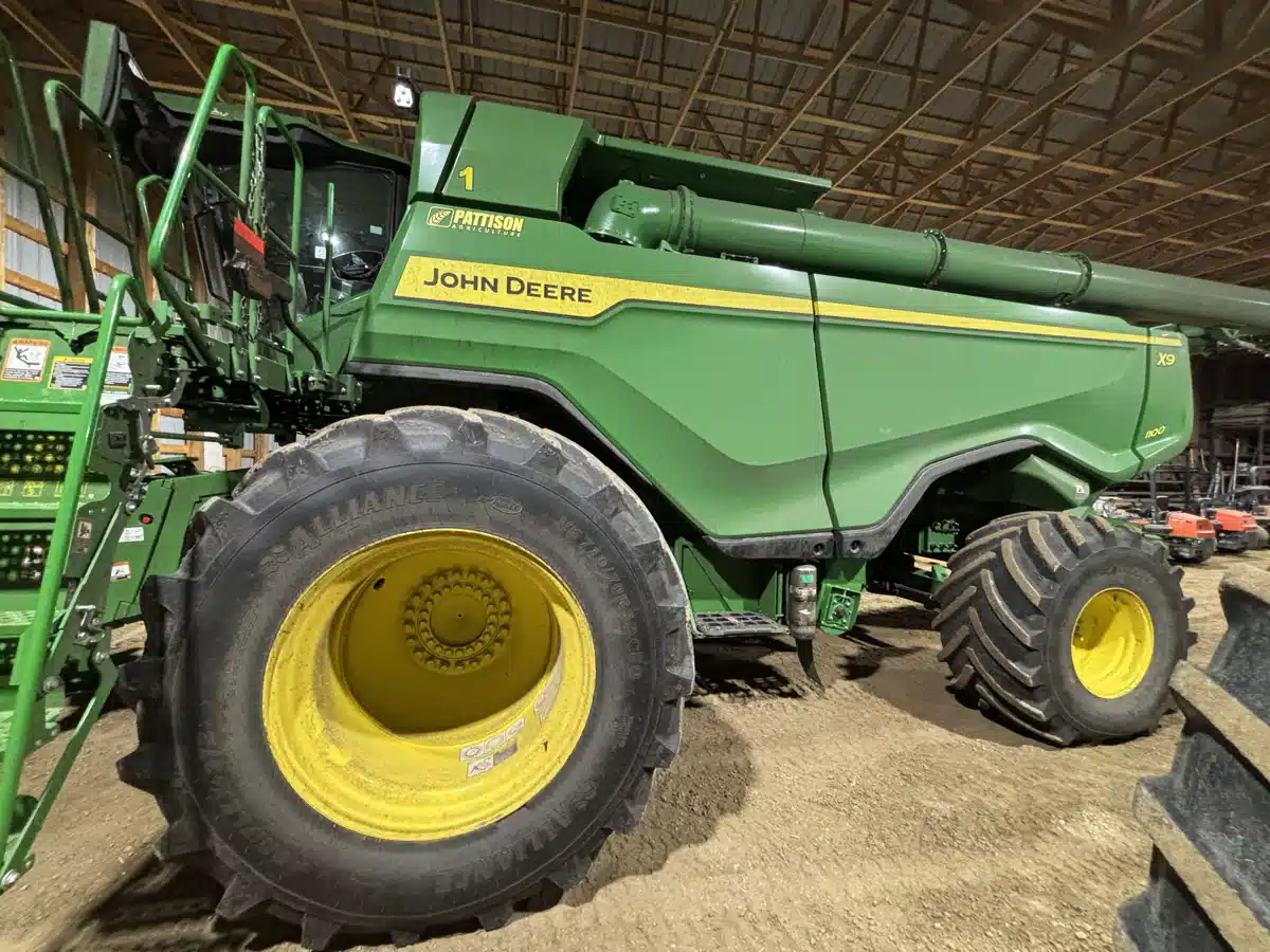 Gallery image 2 for 2024 John Deere X9 1100 Combine
