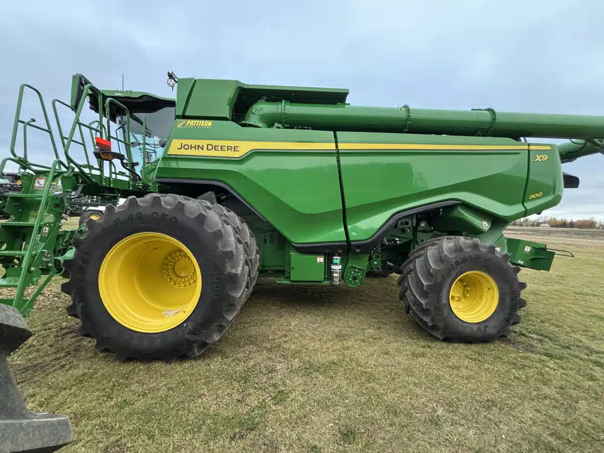 Gallery image 1 for Used 2024 John Deere X9 1100 Combine