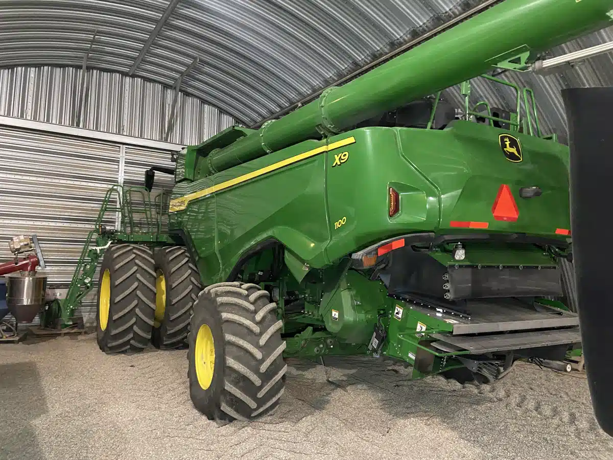Gallery image 2 for 2022 John Deere X9 1100 Combine