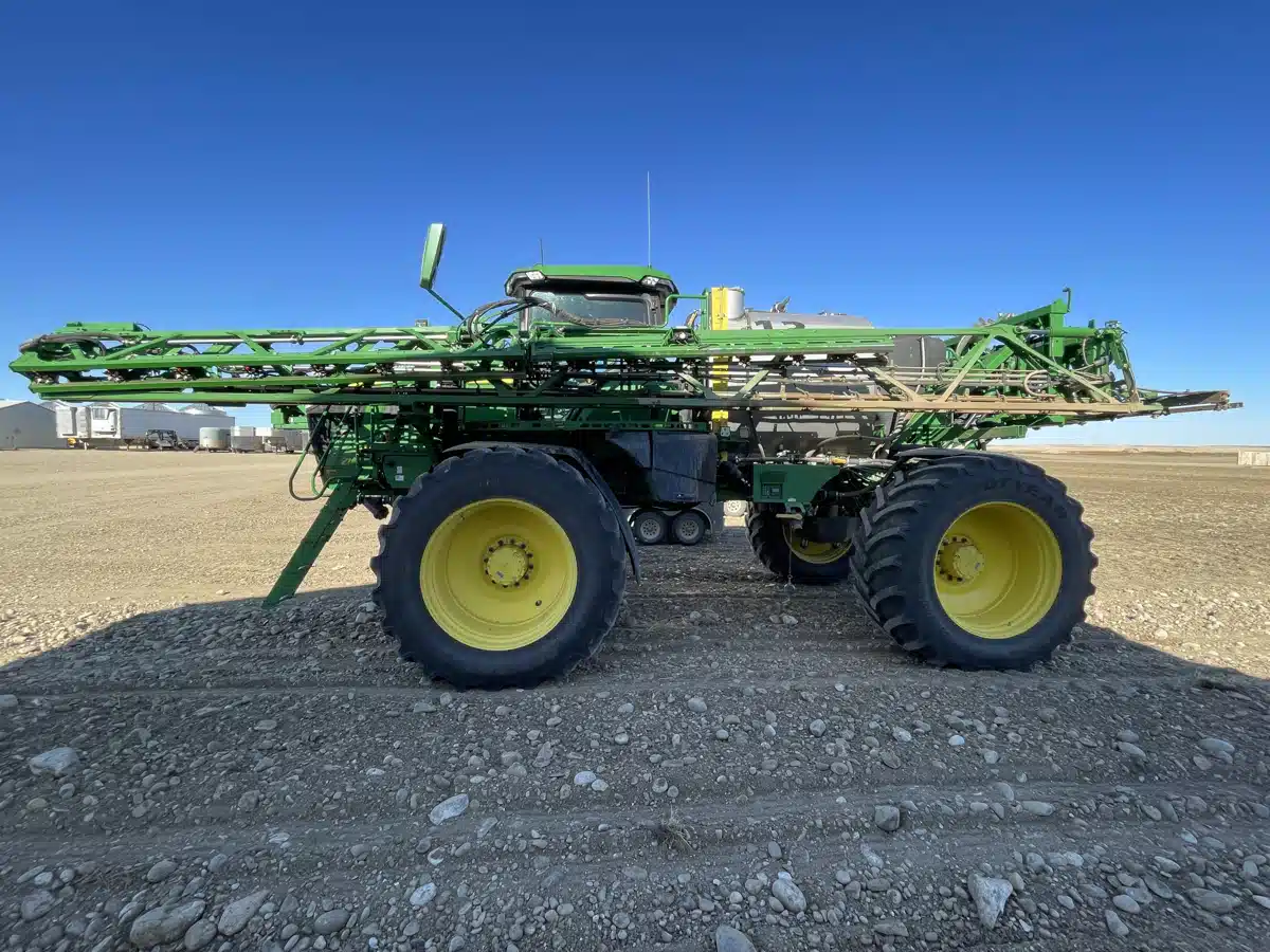 Gallery image 2 for Used 2023 John Deere 616R Sprayer - Self Propelled