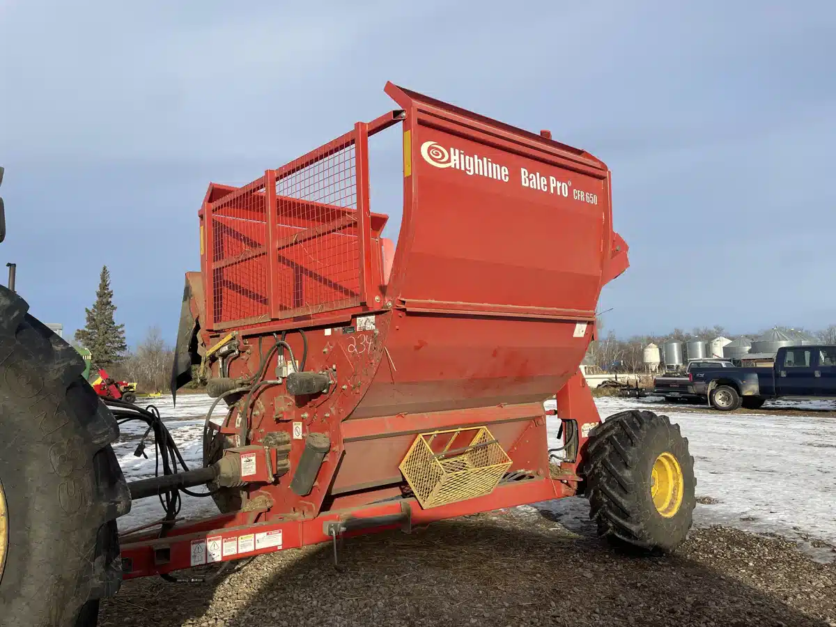 Used 2020 Highline CRF650 Bale Feeder