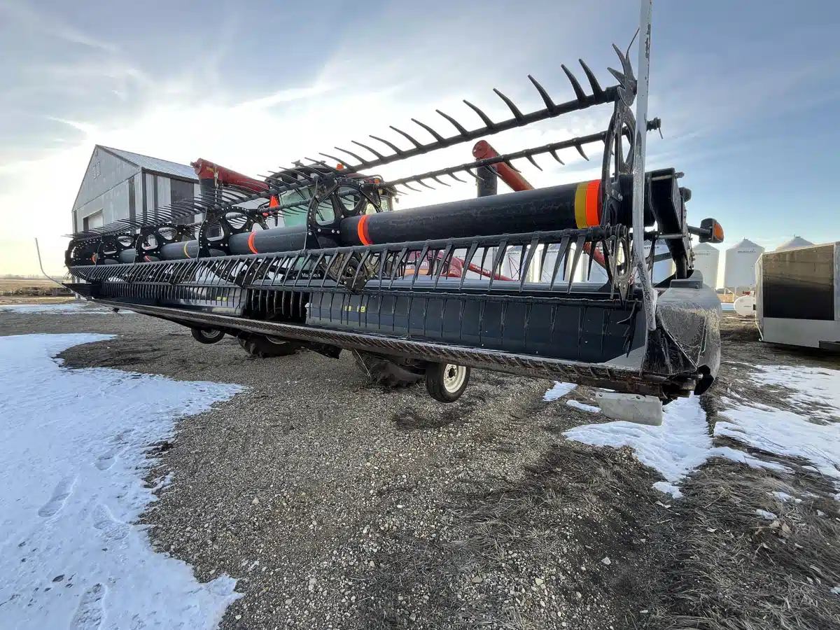 Used 2013 MacDon M155 Windrower