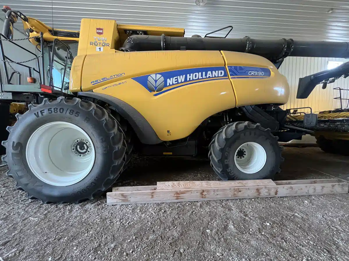 Gallery image 2 for 2022 New Holland CR9.90 Combine
