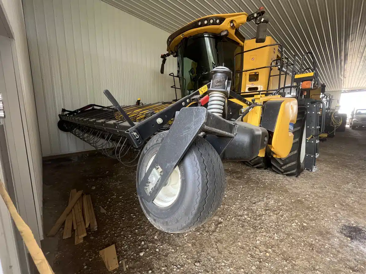 Gallery image 1 for 2021 New Holland 790CP Header - Pickup