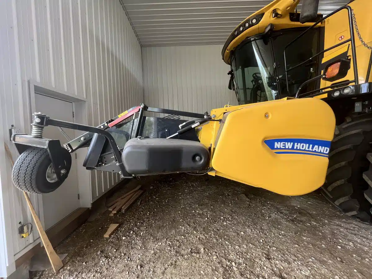 Gallery image 2 for 2021 New Holland 790CP Header - Pickup