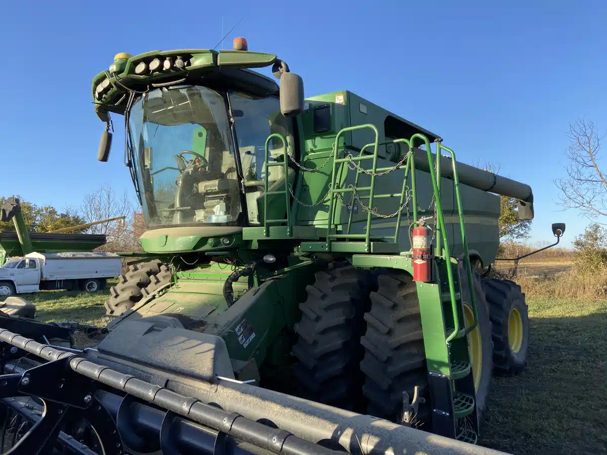 Gallery image 1 for 2019 John Deere S790 Combine