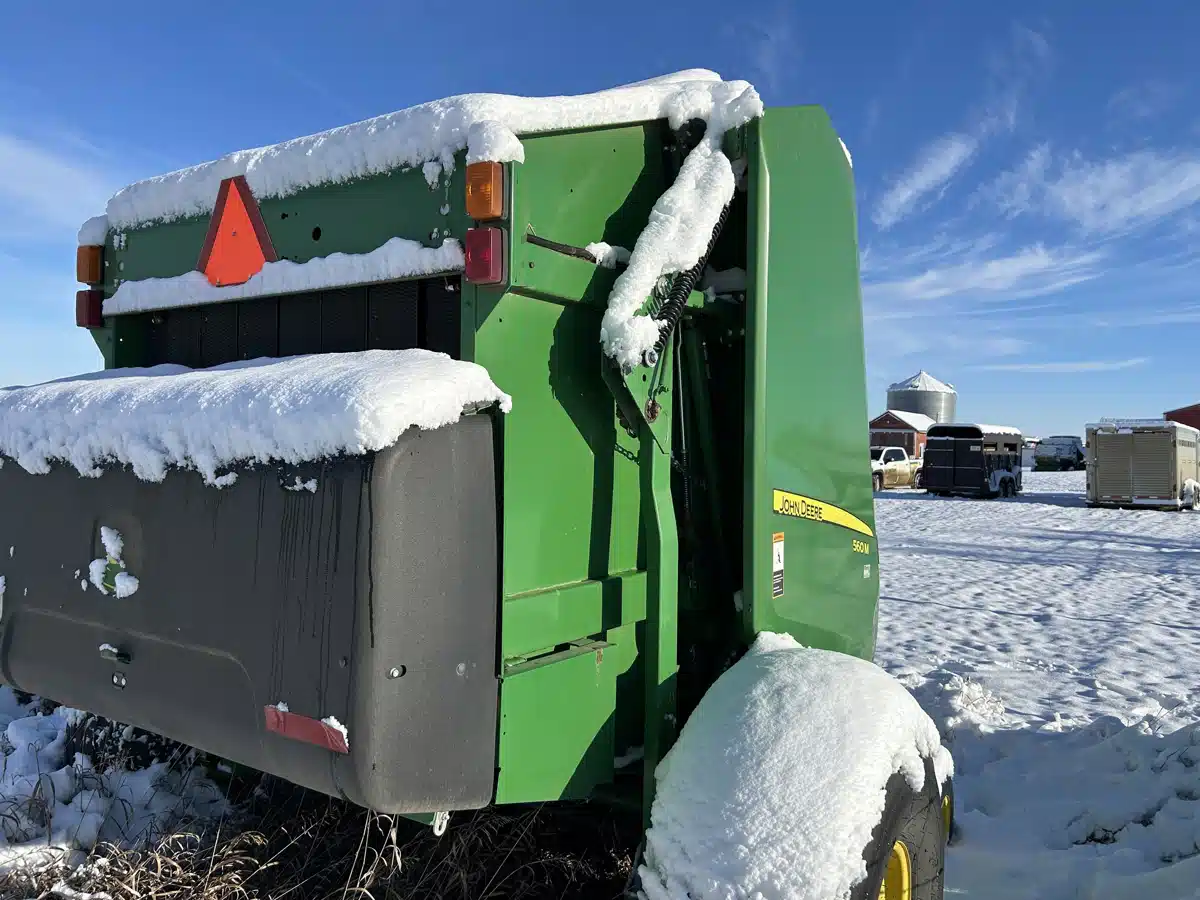 Gallery image 2 for 2020 John Deere 560M Round Baler
