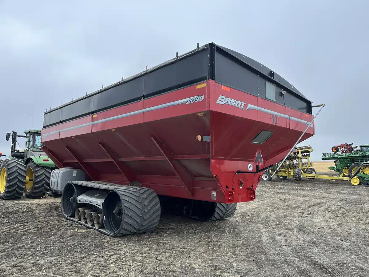 Gallery image 2 for 2021 Brent 2096 Grain Cart