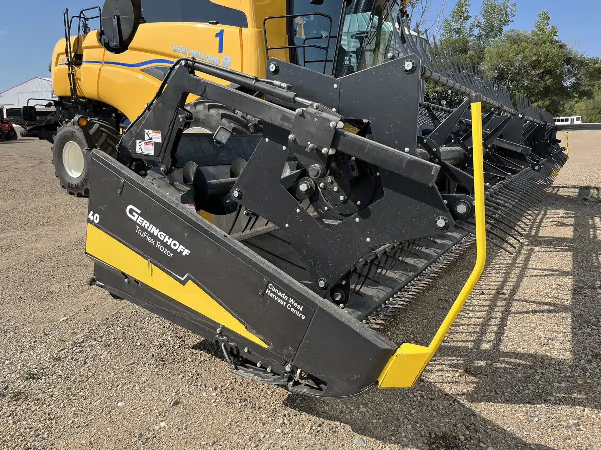 Gallery image 2 for 2024 Geringhoff TruFlex Razor Header - Flex