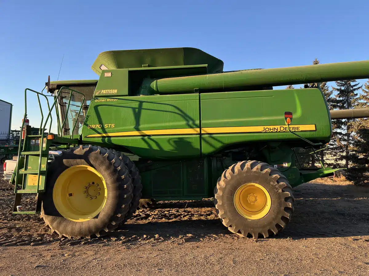 Gallery image 2 for Used 2008 John Deere 9870 STS Combine