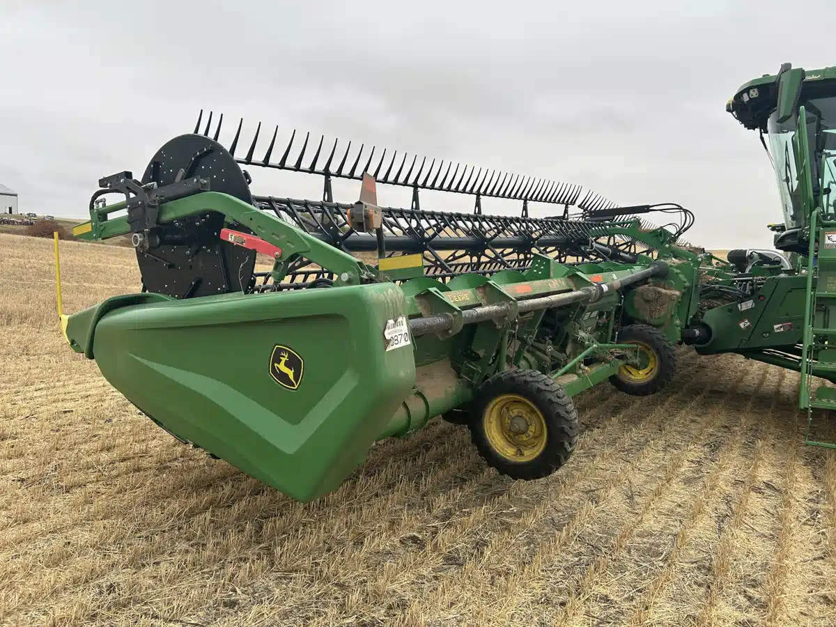 Gallery image 2 for 2022 John Deere HD45F Header - Flex Draper