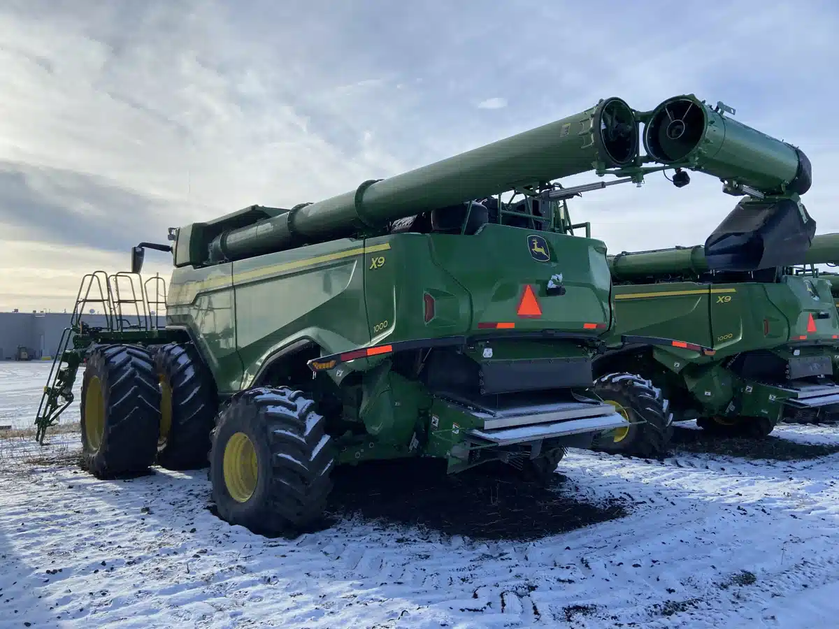 Gallery image 2 for 2023 John Deere X9 1000 Combine