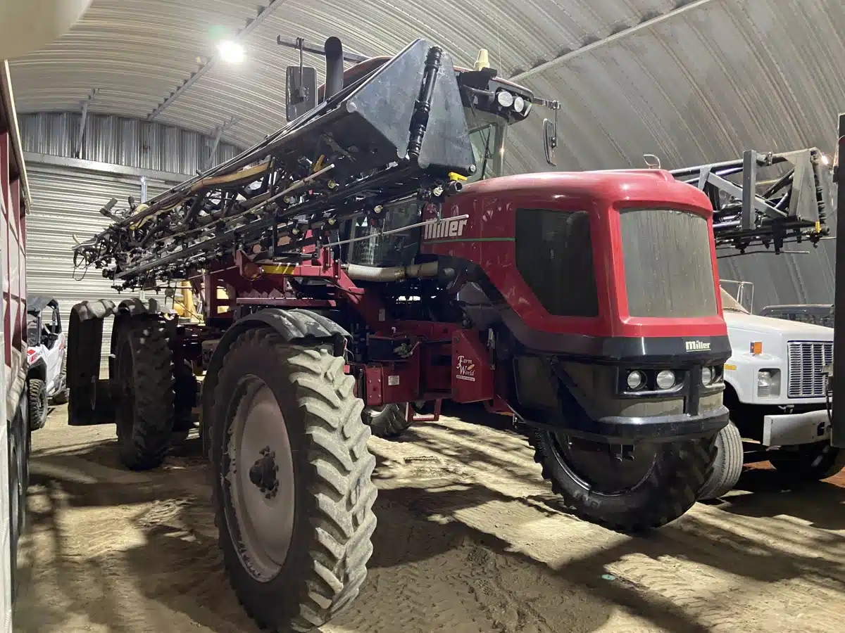 Gallery image 1 for Used 2010 Miller CONDOR G75 Sprayer - Self Propelled