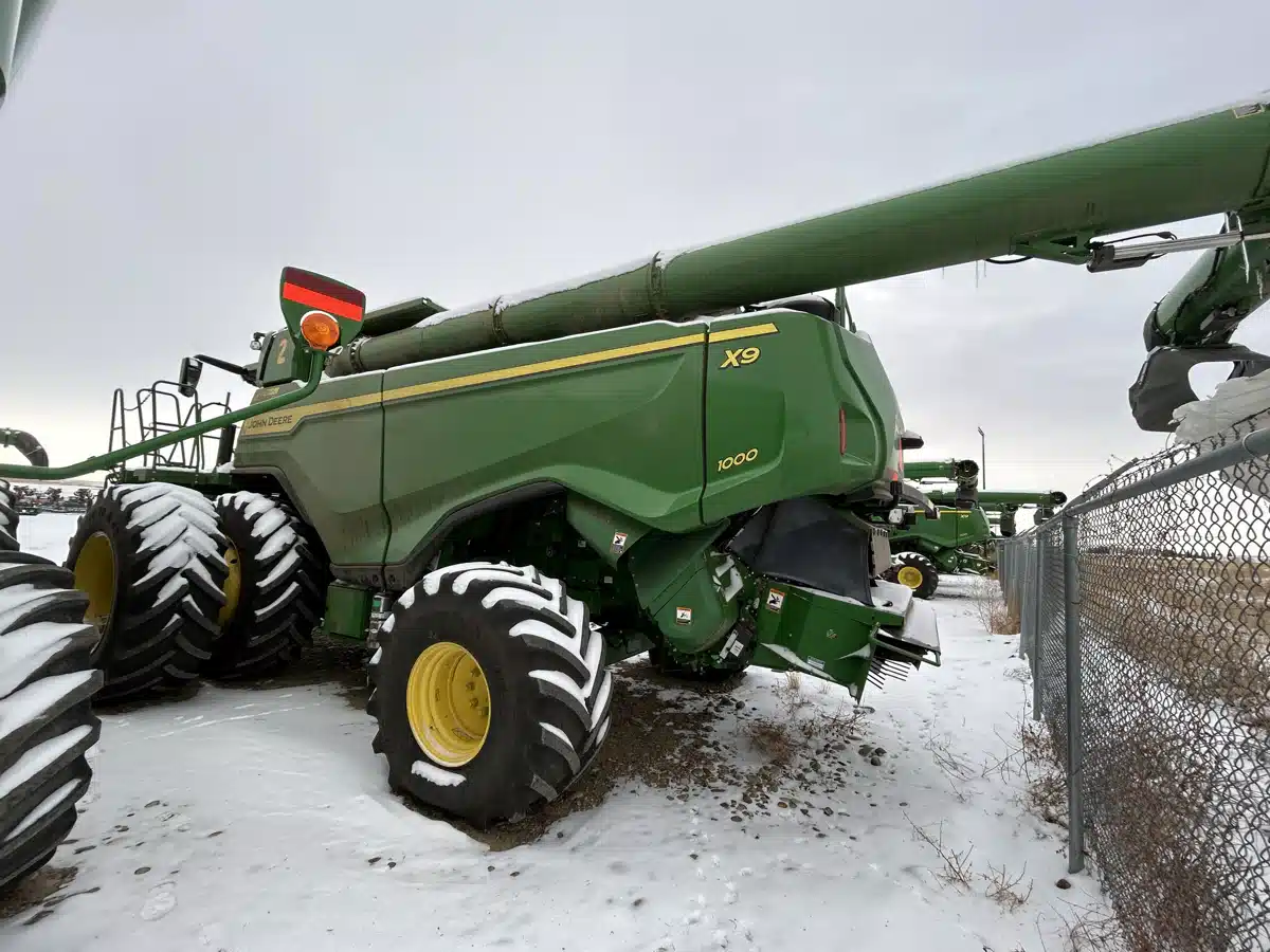 Gallery image 1 for 2023 John Deere X9 1000 Combine