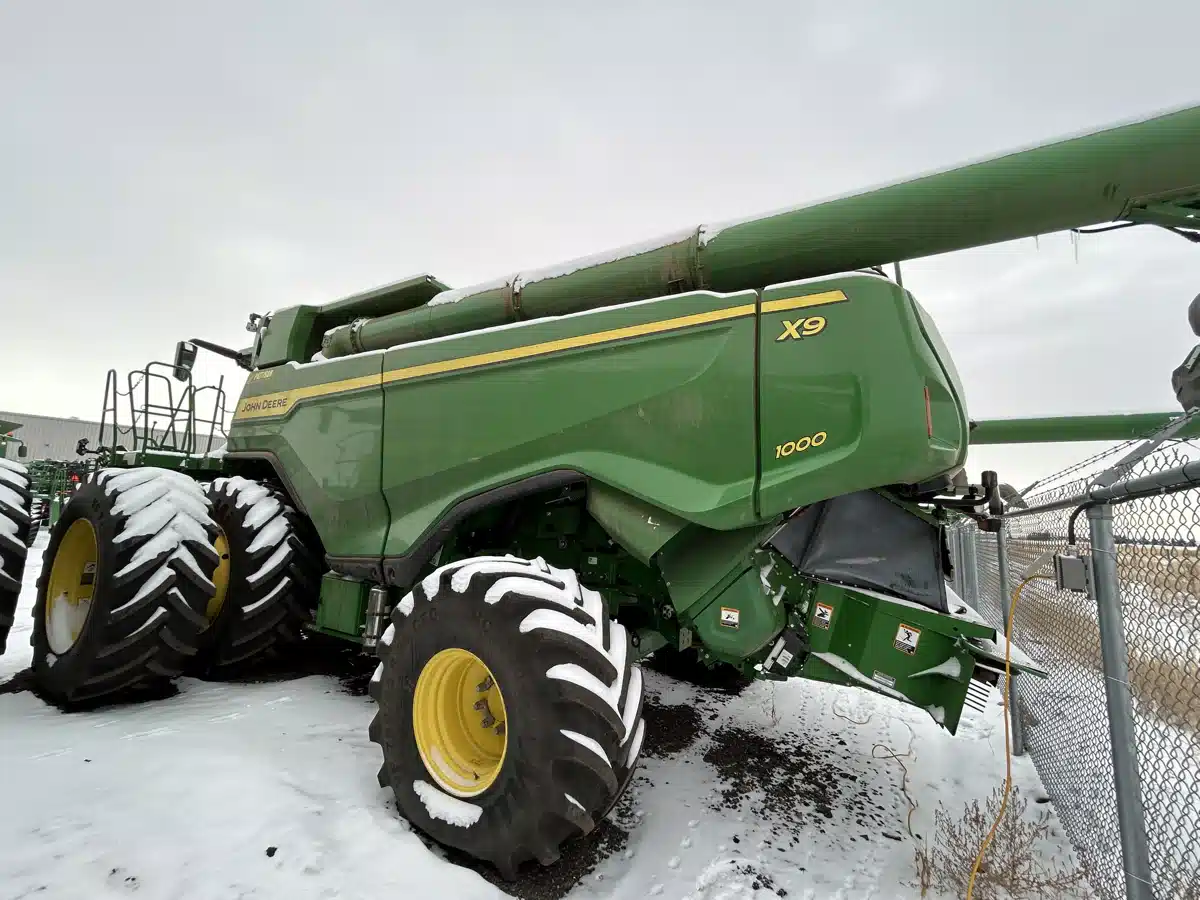 Gallery image 2 for 2023 John Deere X9 1000 Combine