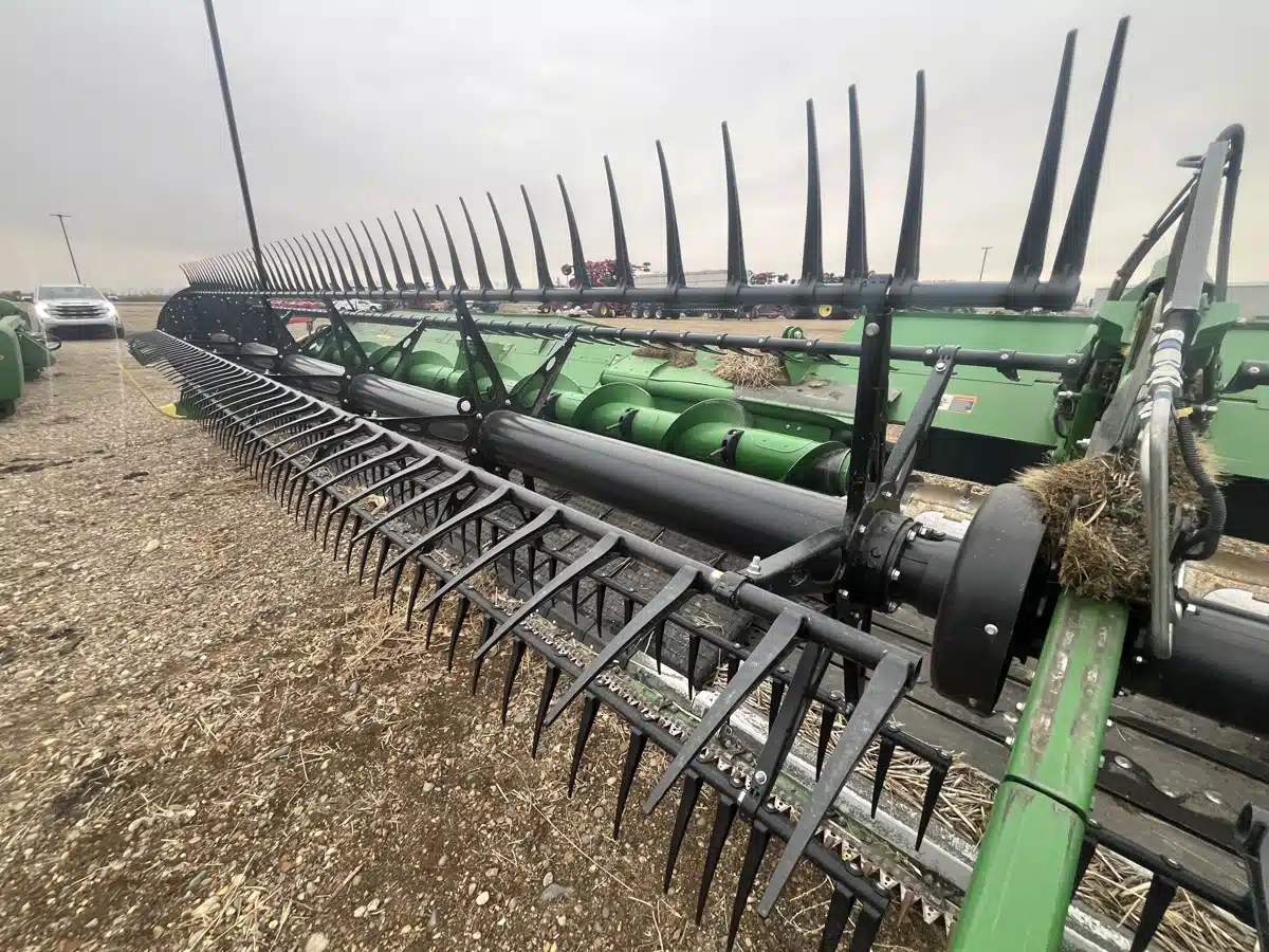 Gallery image 2 for 2024 John Deere HD50R Header - Draper