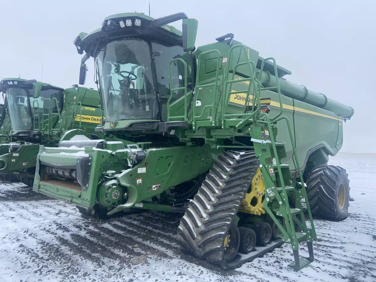 Gallery image 1 for 2024 John Deere X9 1100 Combine