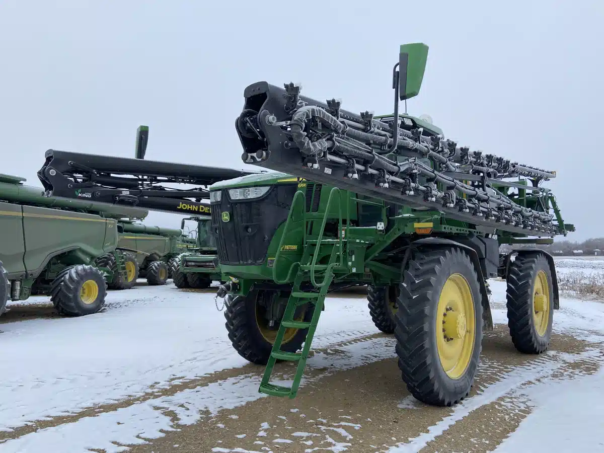 Gallery image 1 for 2023 John Deere 616R Sprayer - Self Propelled