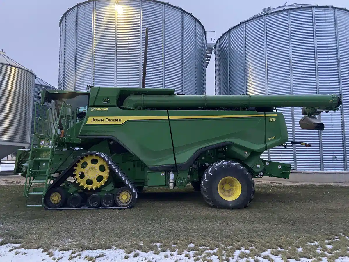 Gallery image 2 for 2022 John Deere X9 1000 Combine