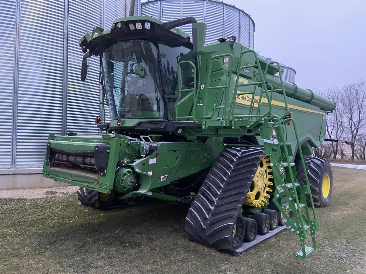 Gallery image 1 for 2022 John Deere X9 1000 Combine