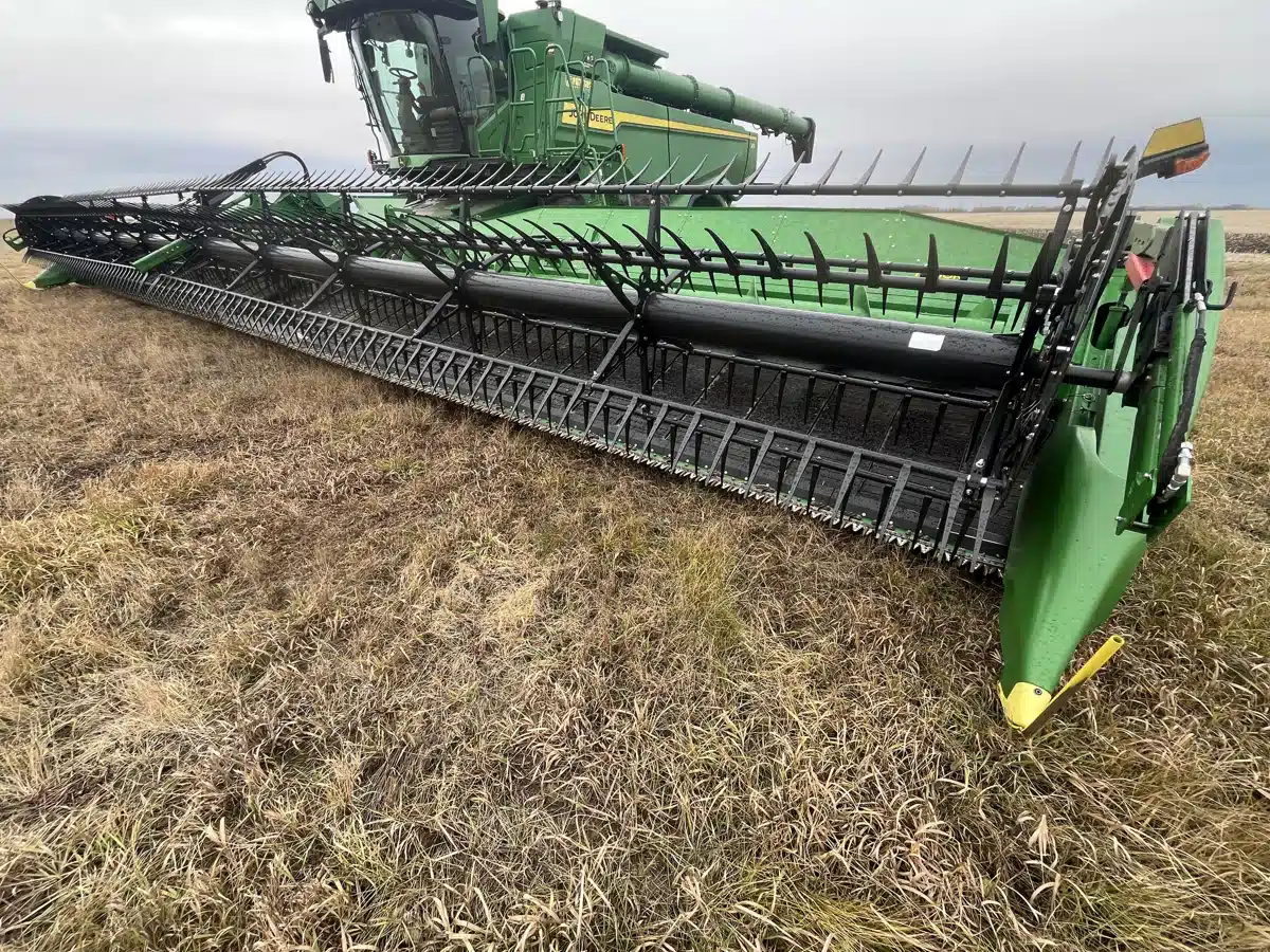 Gallery image 1 for 2023 John Deere HD50R Header - Draper