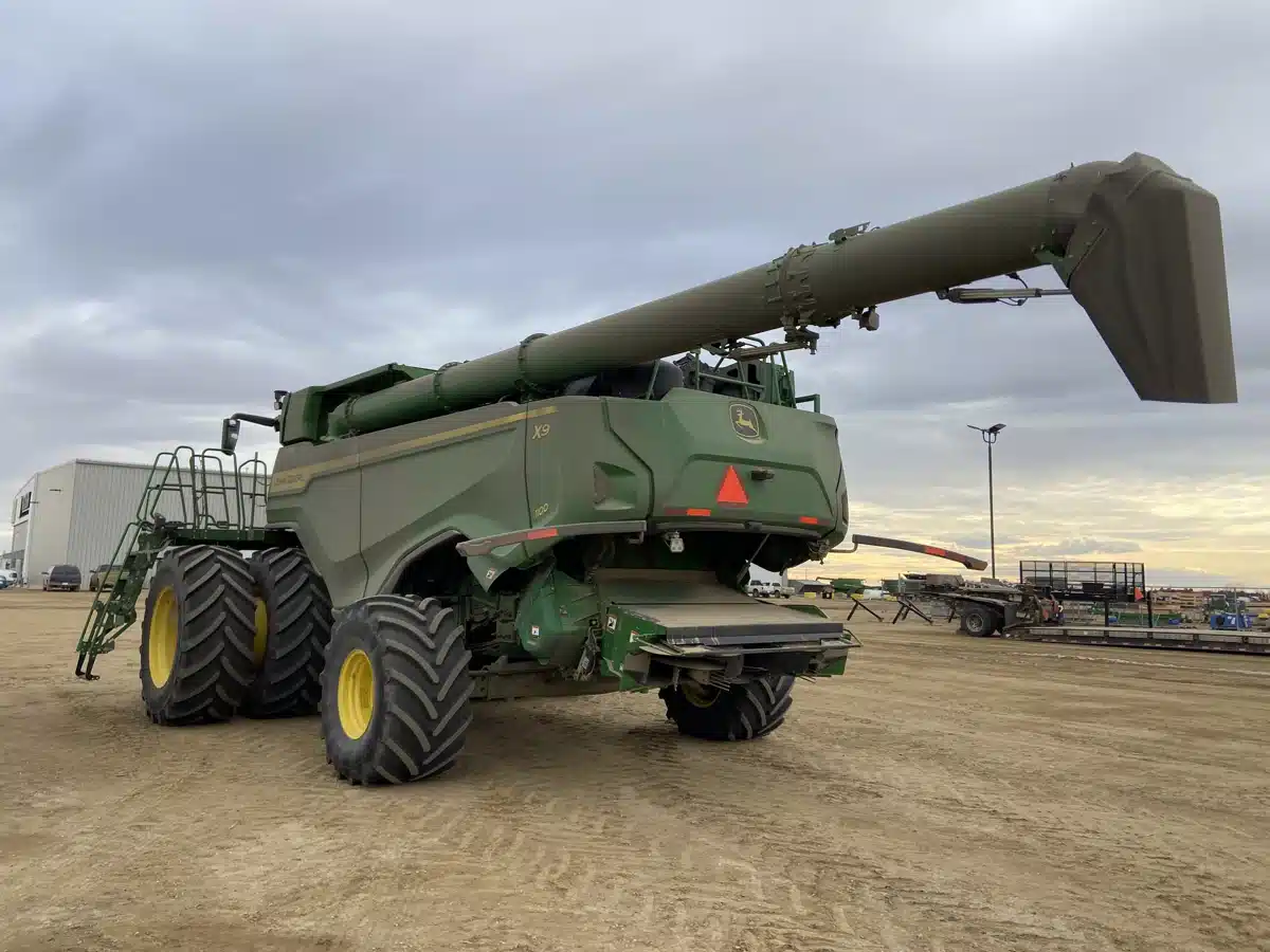 Gallery image 2 for 2023 John Deere X9 1100 Combine